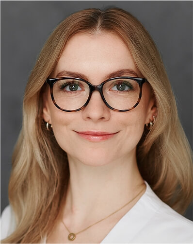 dr med. Monika Wojarska specjalista chirurgii plastycznej